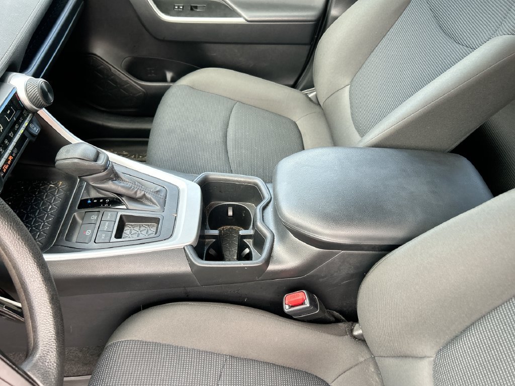 Used 2024 Toyota RAV4 LE FWD image 27