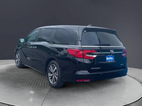 Used 2024 Honda Odyssey Touring image 3