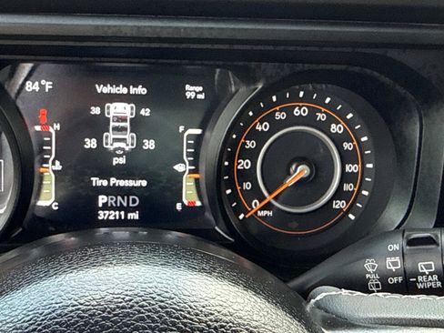 Used 2025 Jeep Wrangler Unlimited Rubicon AWD/4WD image 24