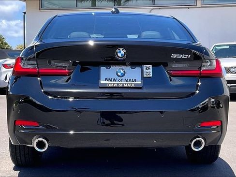 New 2026 BMW 330i Sedan w/ Convenience Package RWD image 4