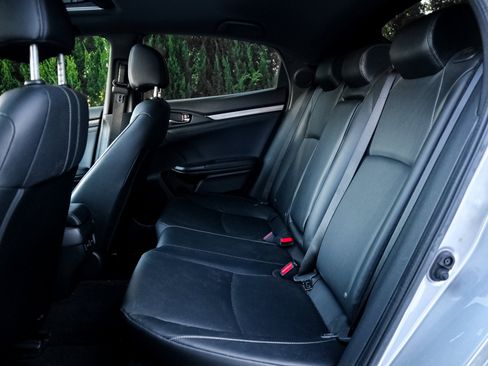 Used 2018 Honda Civic Sport Touring image 8