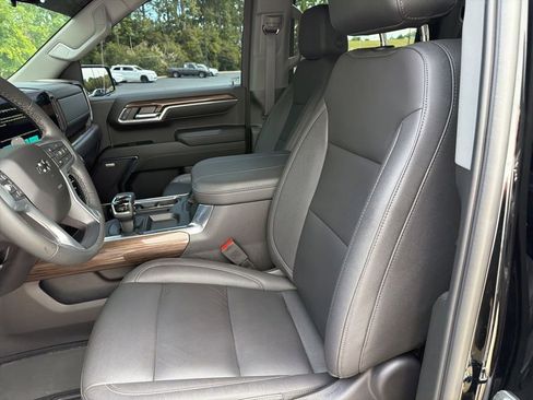Used 2024 Chevrolet Silverado 1500 LT Trail Boss w/ LT Trail Boss Premium Package AWD/4WD image 54