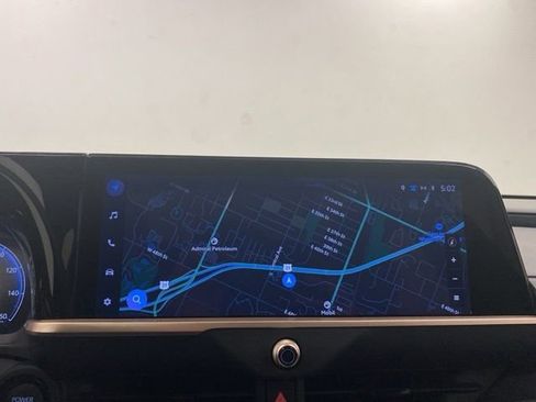 Used 2025 Toyota Crown Signia Limited w/ Advanced Technology Package image 12