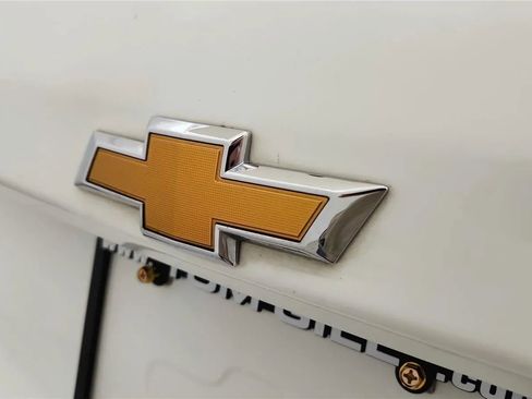 Used 2020 Chevrolet Equinox LS w/ LS Convenience Package FWD image 16