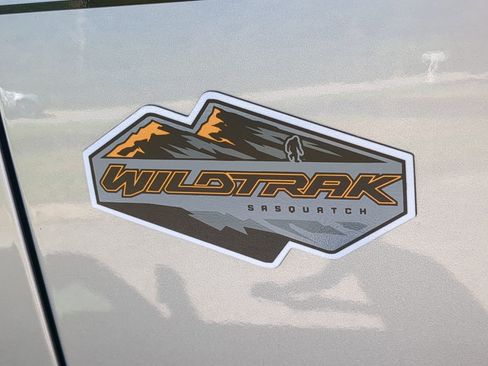 Used 2024 Ford Bronco Wildtrak image 39