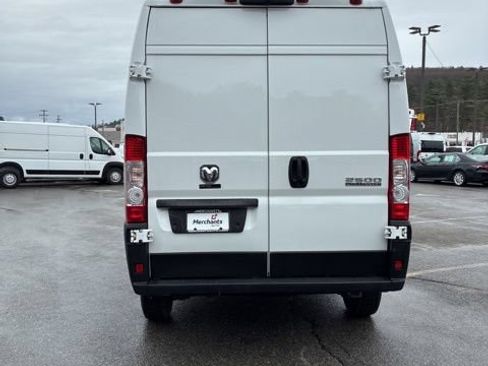 Used 2023 RAM ProMaster 2500 FWD image 6
