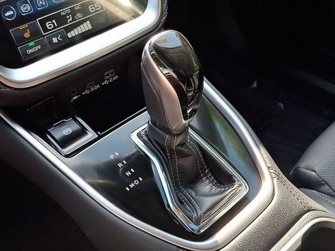 Certified 2025 Subaru Outback Limited AWD/4WD image 17