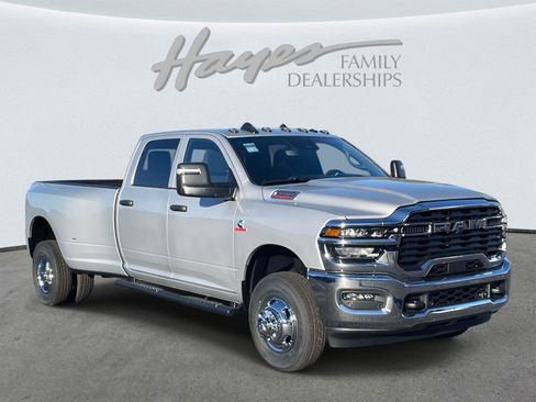 New 2026 RAM 3500 Tradesman image 15