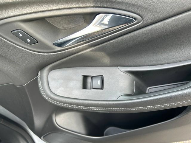 Used 2023 Buick Encore GX Preferred w/ Cold Weather Comfort Package AWD/4WD image 31
