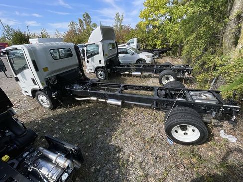 New 2024 Chevrolet Low Cab Forward 5500XG RWD image 2