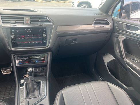 Used 2022 Volkswagen Tiguan SE R-Line AWD/4WD image 26