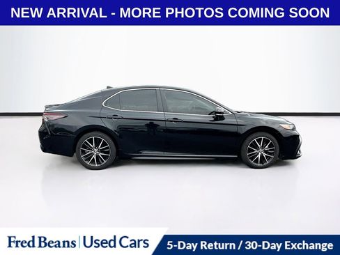 Used 2023 Toyota Camry SE image 9