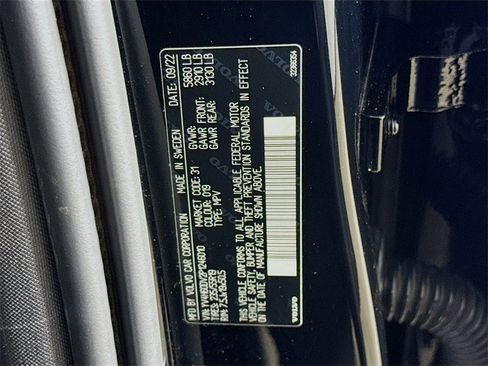 Certified 2023 Volvo XC60 T8 Core w/ Climate Package image 32