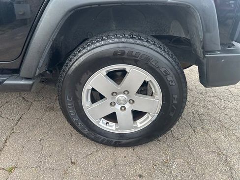 Used 2012 Jeep Wrangler Unlimited Sport image 17