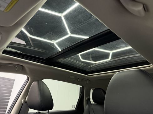 Used 2015 Nissan Rogue SL image 5