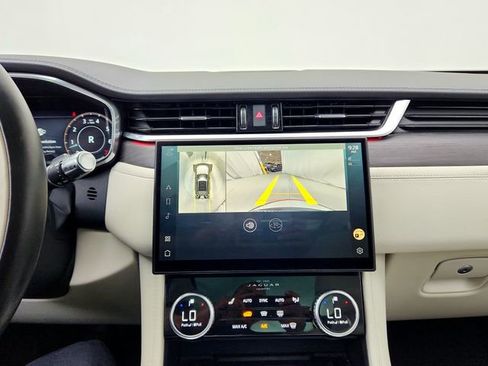 Certified 2021 Jaguar F-PACE R-Dynamic S AWD/4WD image 32