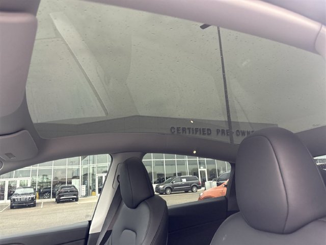 Used 2024 Tesla Model Y Long Range AWD/4WD image 18