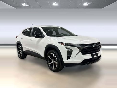 Used 2024 Chevrolet Trax RS w/ Driver Confidence Package image 5