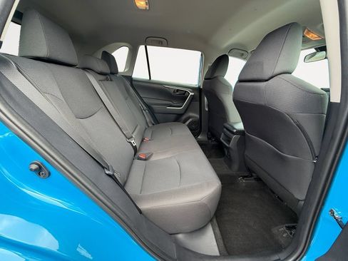 Used 2020 Toyota RAV4 LE w/ All Weather Liner Package AWD/4WD image 24
