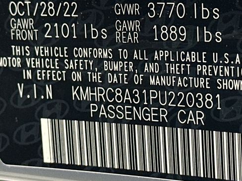 Used 2023 Hyundai Venue Limited FWD image 32