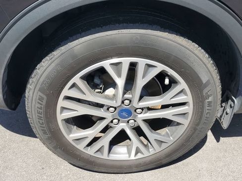 Certified 2022 Ford Escape SEL w/ Technology Package FWD image 5