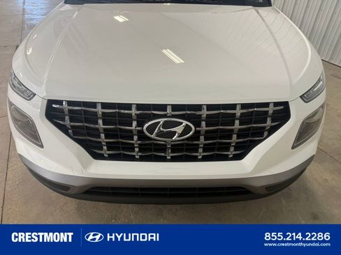 Used 2026 Hyundai Venue SEL FWD image 4