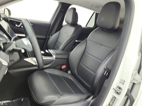 Used 2024 Mercedes-Benz GLC 300 image 10