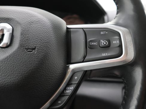 Used 2020 RAM 1500 Laramie AWD/4WD image 14
