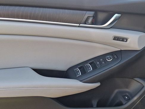 Used 2018 Honda Accord EX-L image 10