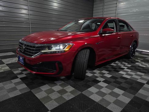 Used 2020 Volkswagen Passat 2.0T R-Line image 39