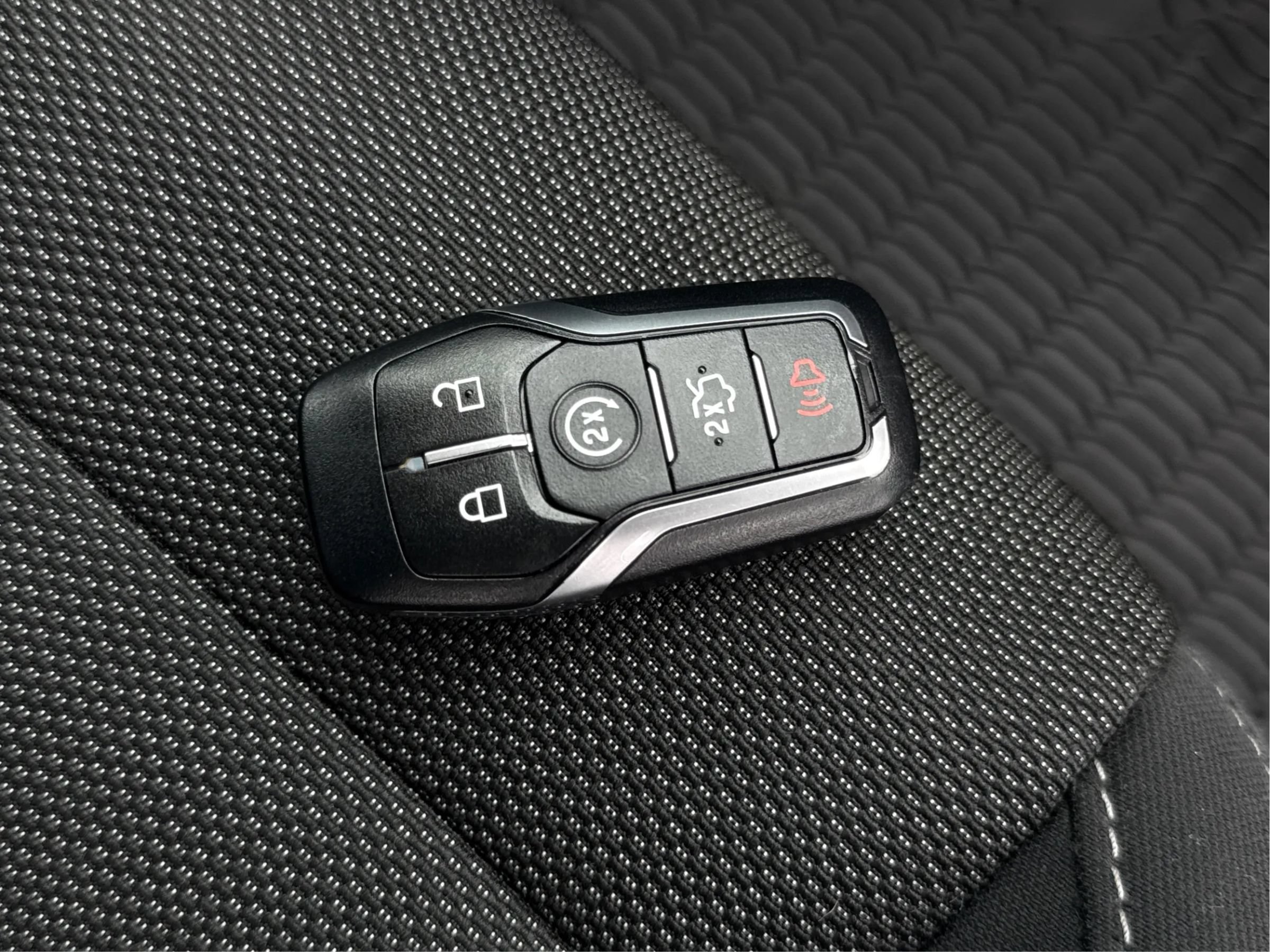 Used 2016 Ford Mustang Coupe RWD image 45