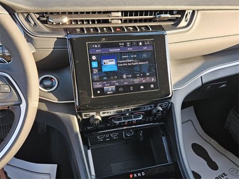 New 2025 Jeep Grand Cherokee Laredo image 17