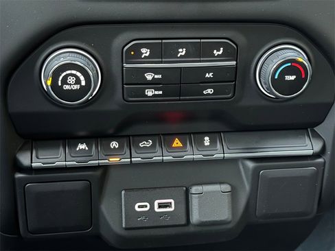 Used 2025 Chevrolet Silverado 1500 W/T w/ Trailering Package image 27