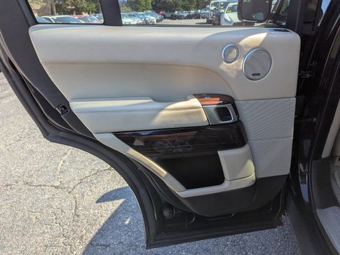 Used 2016 Land Rover Range Rover HSE image 33