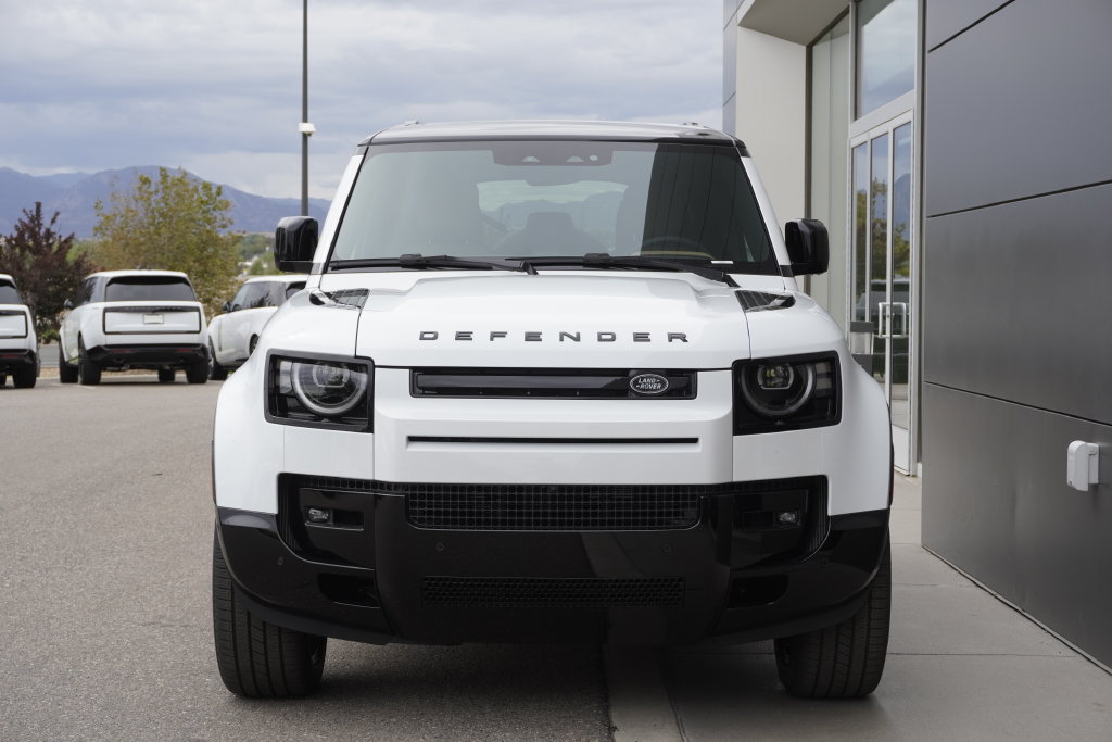 New 2026 Land Rover Defender 110 X-Dynamic SE AWD/4WD image 5