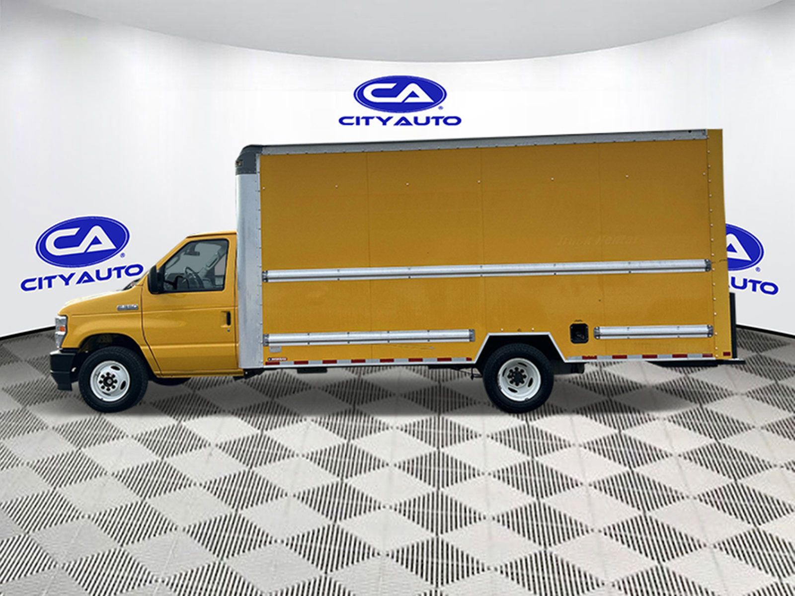 Used 2022 Ford E-350 and Econoline 350 Super Duty RWD image 8