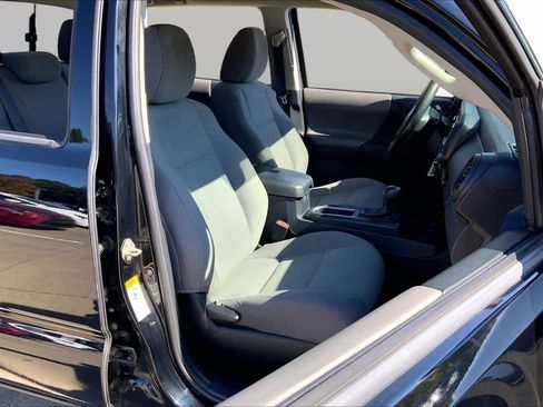 Used 2017 Toyota Tacoma SR RWD image 9