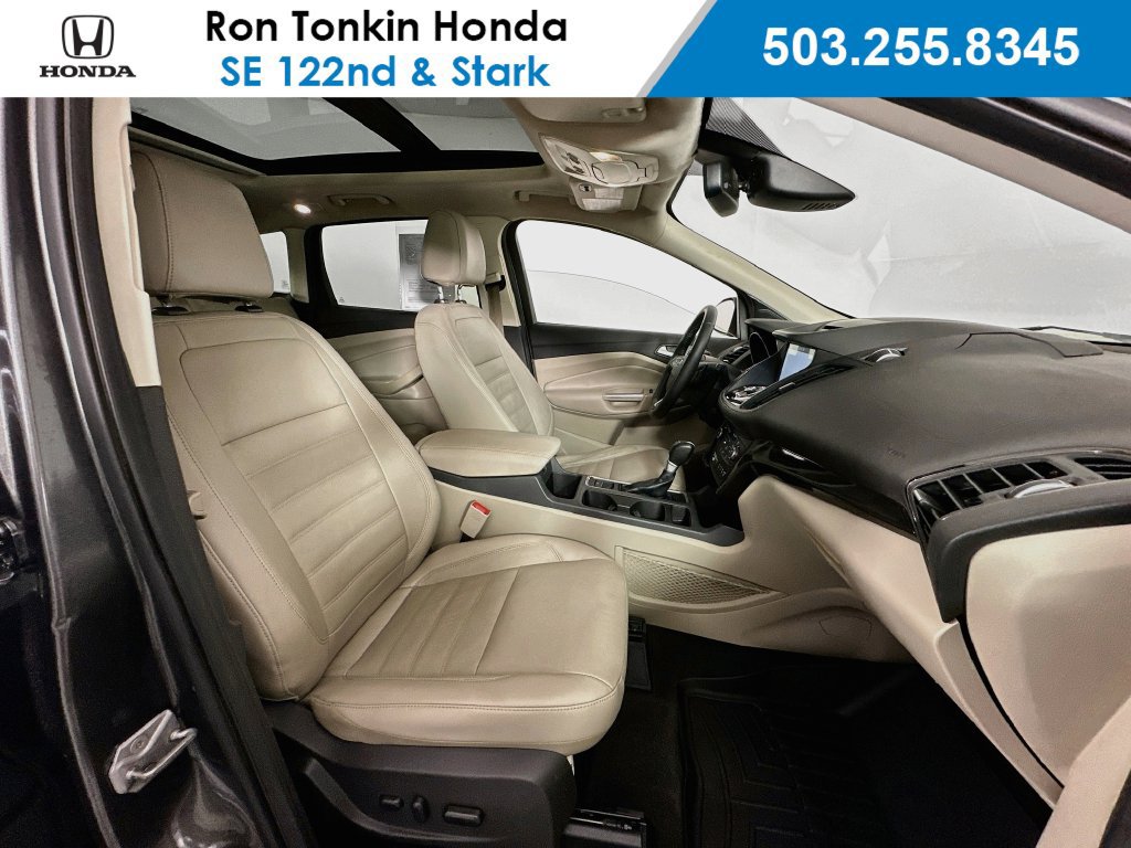 Used 2017 Ford Escape Titanium w/ Equipment Group 301A AWD/4WD image 31