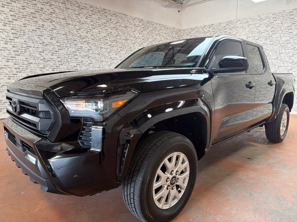 Used 2024 Toyota Tacoma SR5 RWD image 3