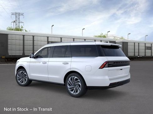 New 2026 Lincoln Navigator Reserve AWD/4WD image 5