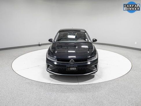 Used 2025 Volkswagen Jetta SE image 24