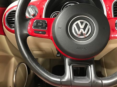Used 2014 Volkswagen Beetle TDI image 28