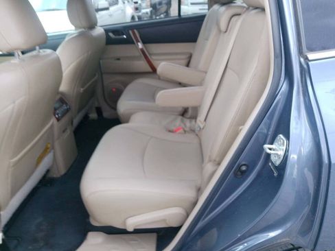 Used 2012 Toyota Highlander Limited w/ Protection Pkg AWD/4WD image 31