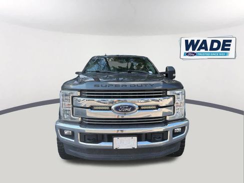 Used 2019 Ford F250 Lariat w/ Lariat Value Package AWD/4WD image 2