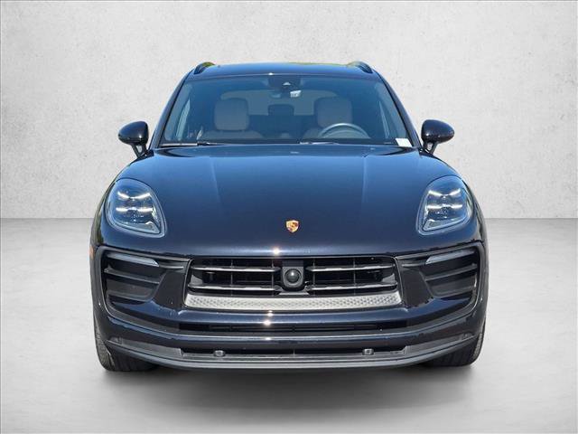 Used 2023 Porsche Macan AWD/4WD image 2