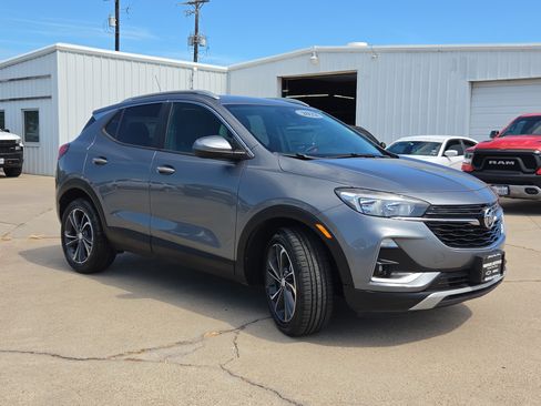 Used 2022 Buick Encore GX Select FWD image 3