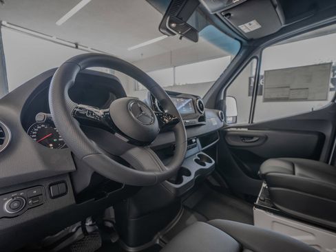 New 2025 Mercedes-Benz Sprinter 2500 image 6