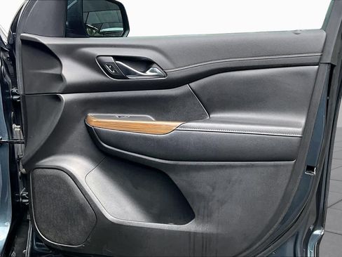 Used 2019 GMC Acadia SLE FWD image 23