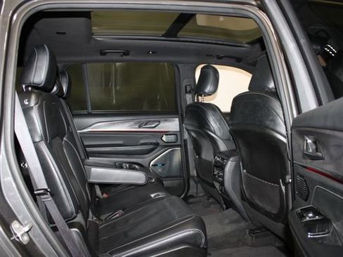Used 2022 Jeep Grand Cherokee L Overland AWD/4WD image 14