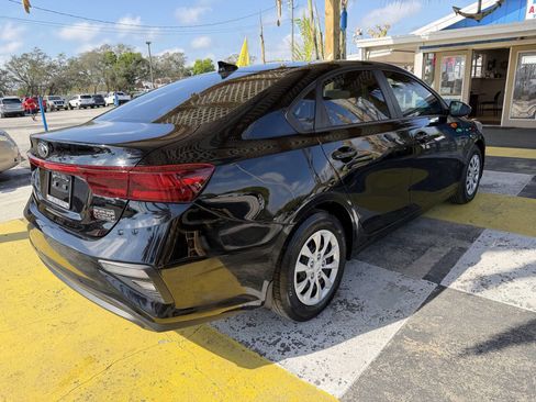 Used 2021 Kia Forte Sedan image 4
